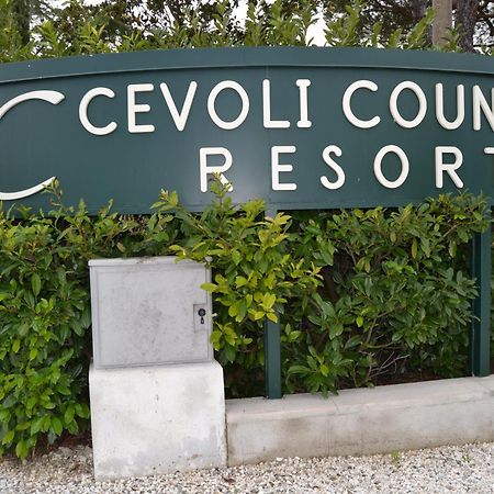 Cevoli Country Resort Lari Eksteriør bilde