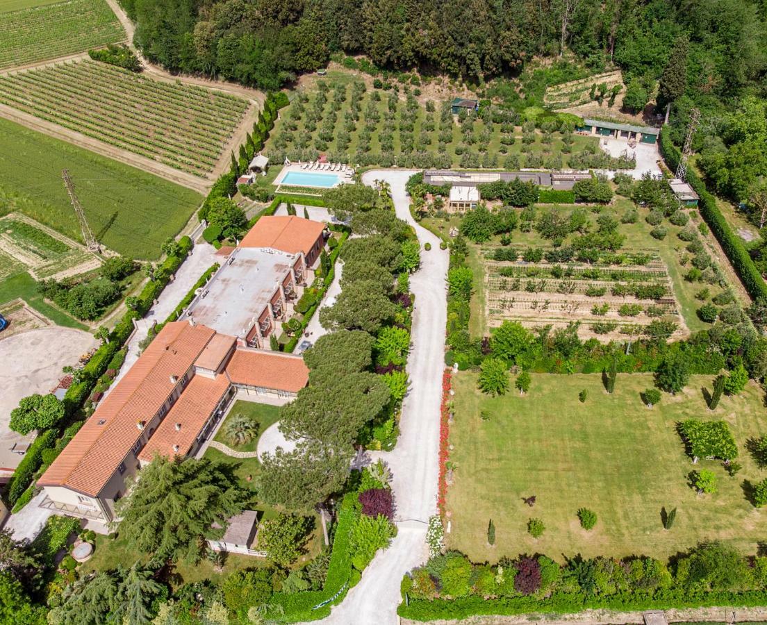 Cevoli Country Resort Lari Eksteriør bilde